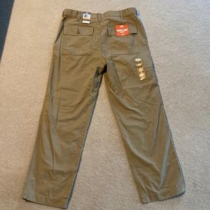 Brand new men’s dockers classic fit cargo pants 33/30